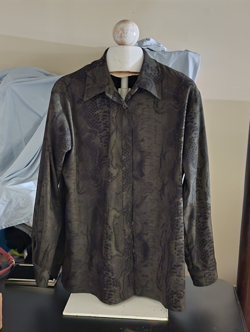 Men's Dark Gray Snake-Print Button-Up Jacket